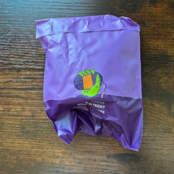 *Glow in the Dark* The Woobles Haunted House Tiny Coffin Accessory Kit- NEW - Picture 2 of 2